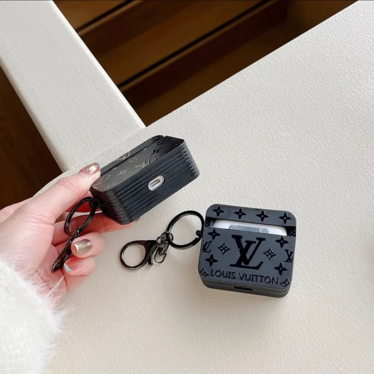 BLK-L Airpods Case