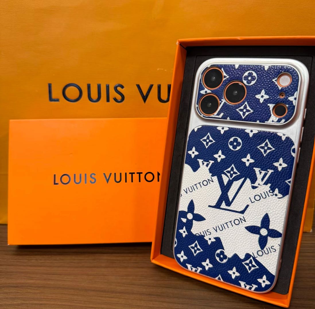 Luxury Sparkle Full-Cover Phone Case for iPhone 17: The Ultimate Protection and Style